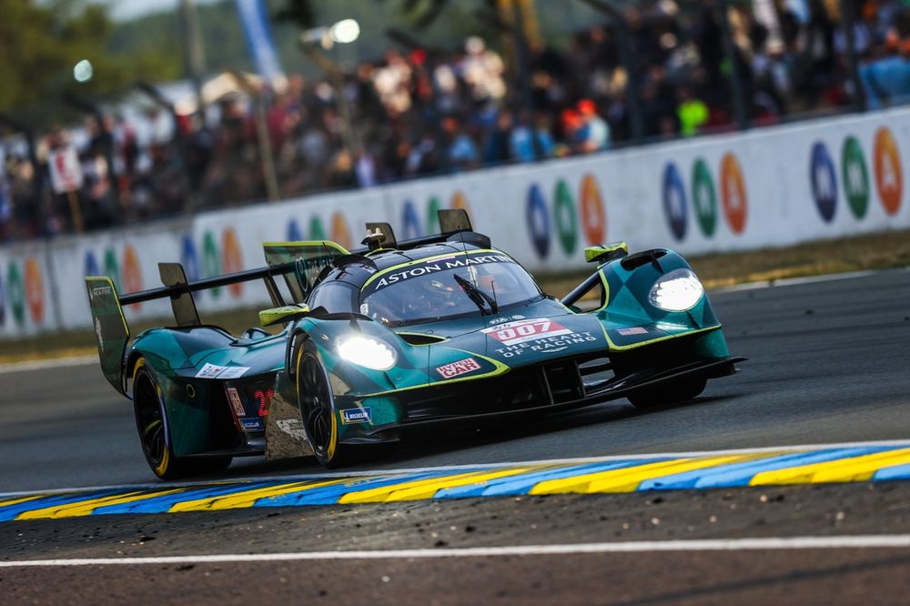 #007 Aston Martin Thor Team Aston Martin Valkyrie: Harry Tincknell, Tom Gamble, Ross Gunn